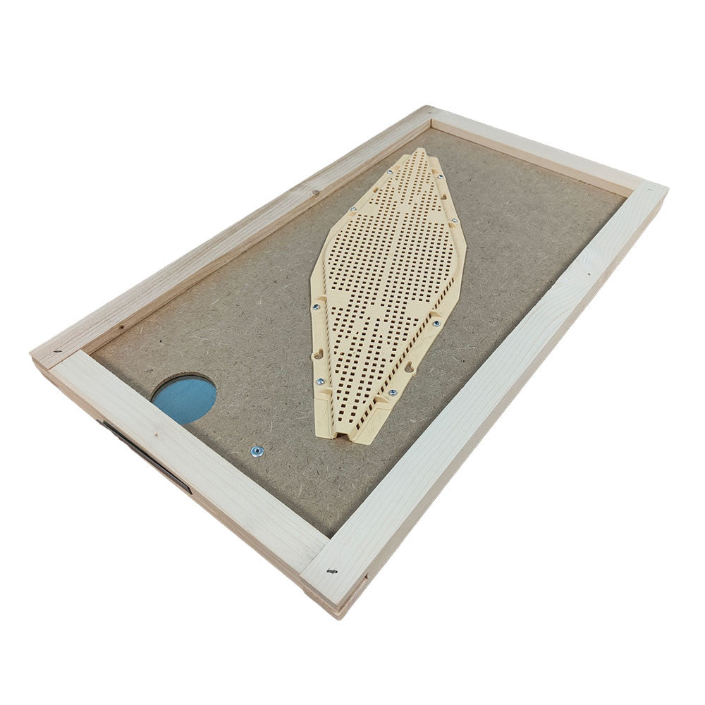 APISCAMPO ON A DIAMOND FRAME FOR 6 FRAME BEEHIVE
