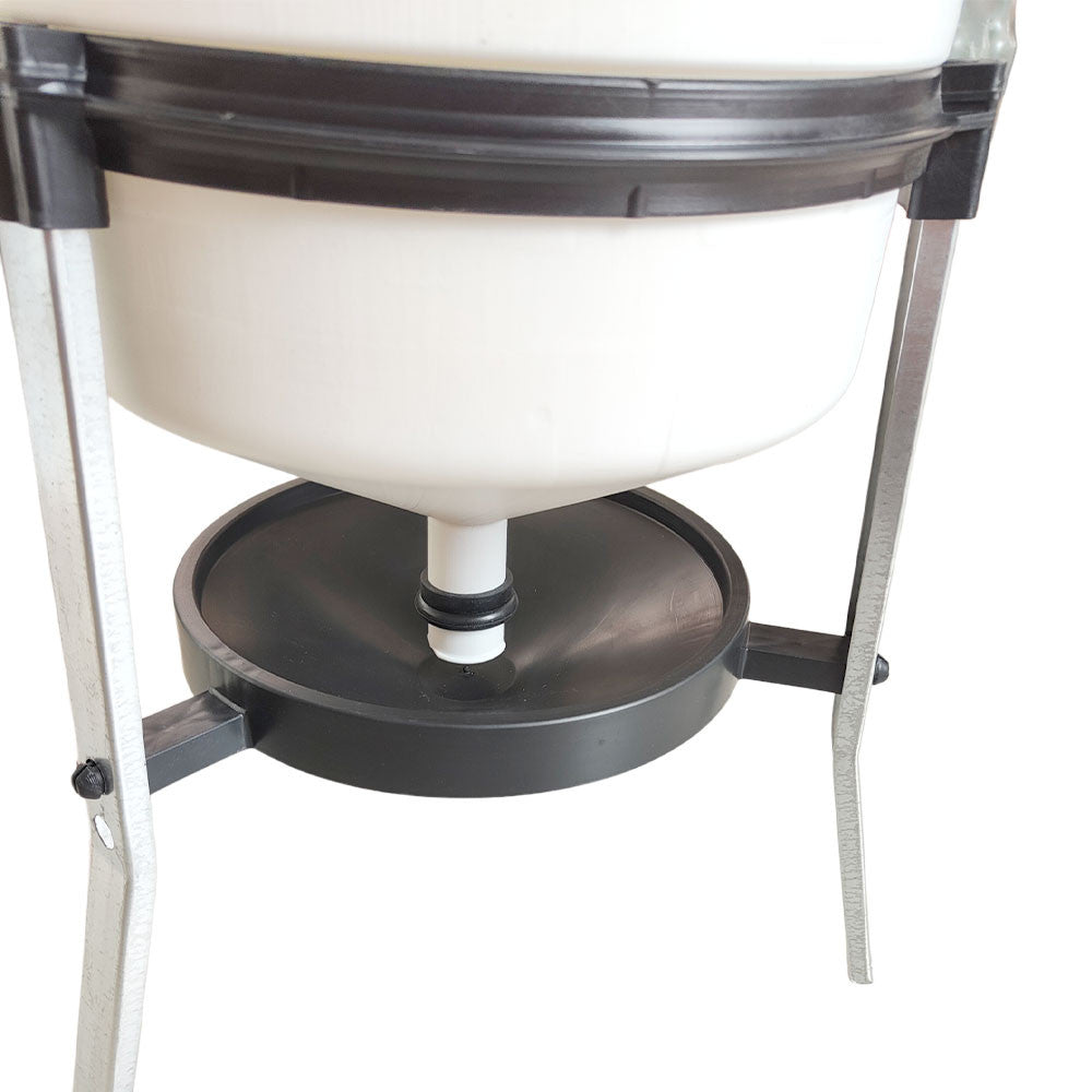 PLASTIC DRINKER 30 LITERS TANK TYPE
