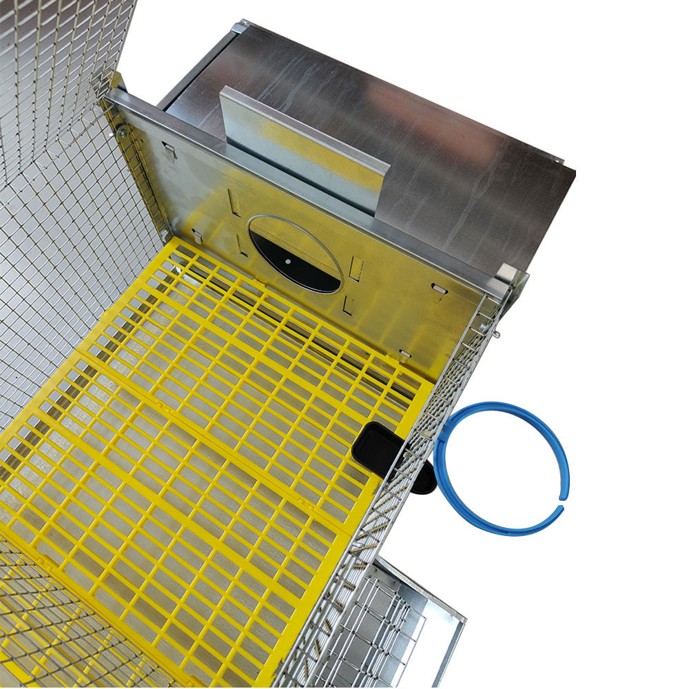 ECONOMIC RABBIT HUTCH WITH 2 NESTS AND REMOVABLE TRAY
