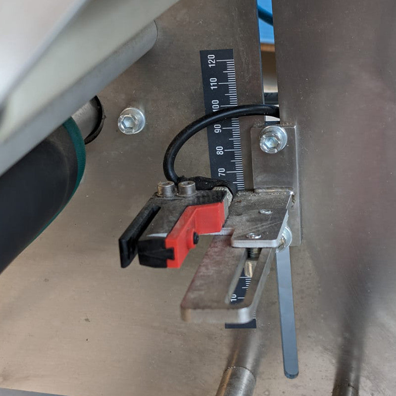 EKO 10 LABELING MACHINE FOR OIL - NEW NEVER USED