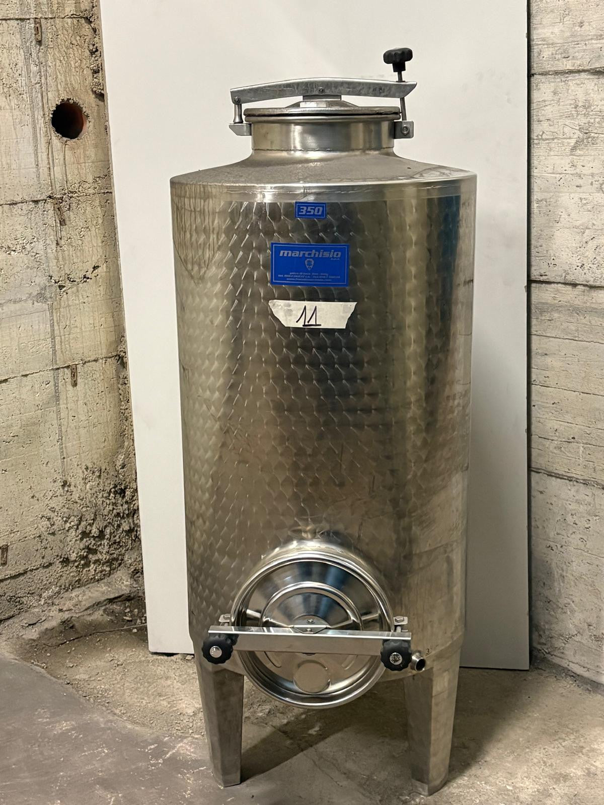 350L STAINLESS STEEL STORAGE TANK WITH FLAT BOTTOM - OUTLET11