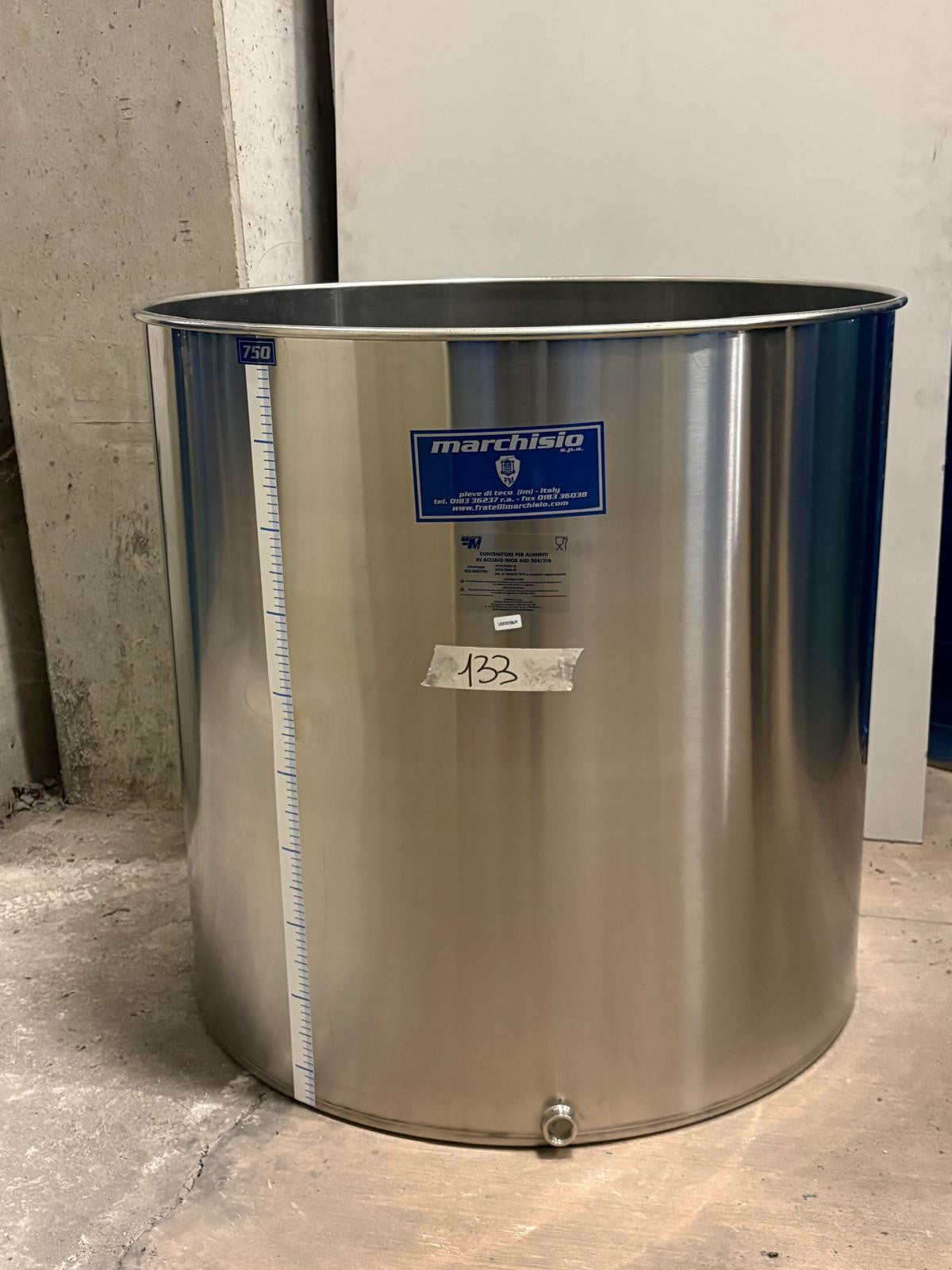 STAINLESS STEEL AIR TANK LT 750 FLAT BOTTOM - OUTLET133