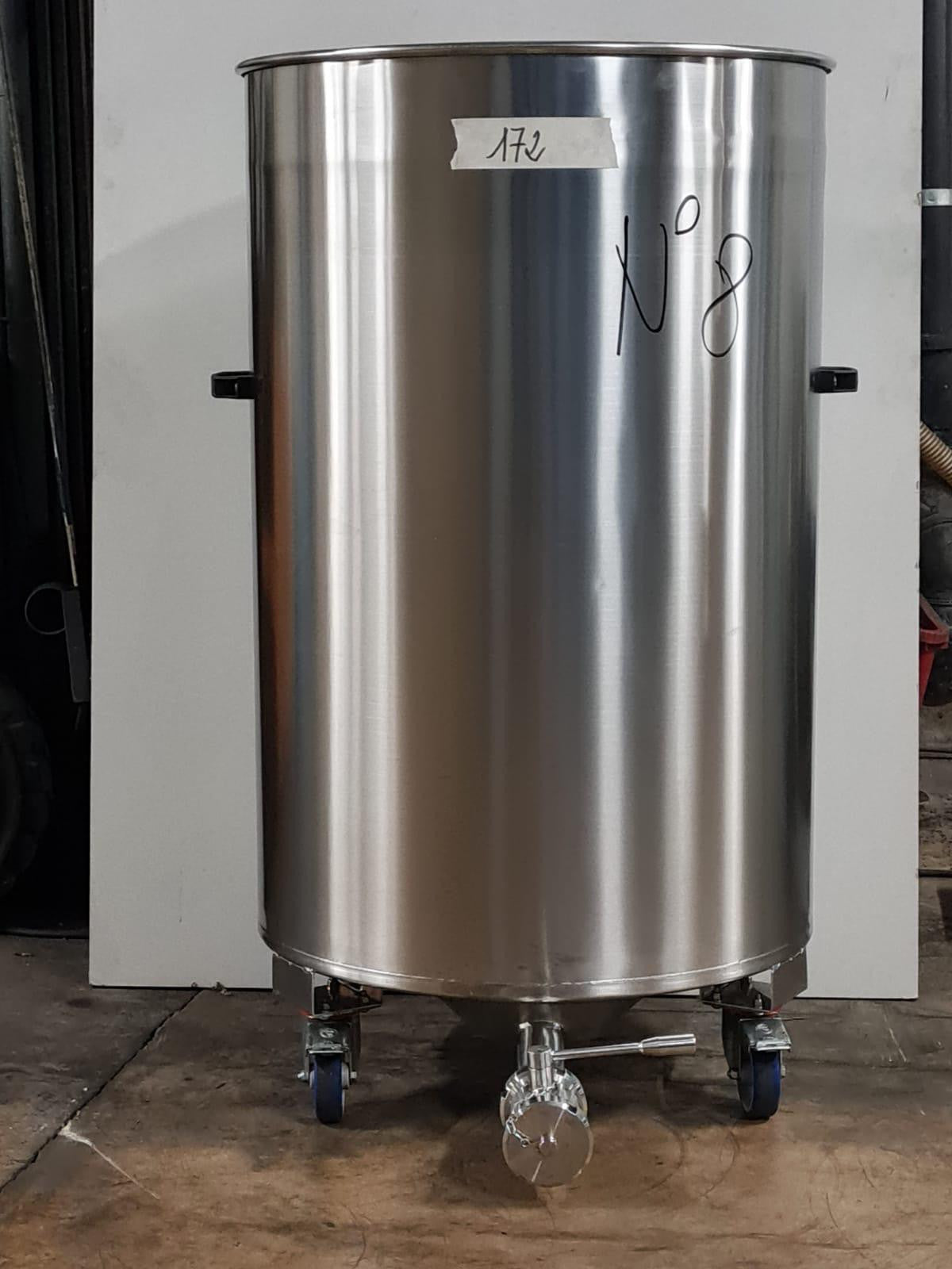 300 LITERS STAINLESS STEEL TANK WITH WHEELS AND DOMED BOTTOM - OUTLET172