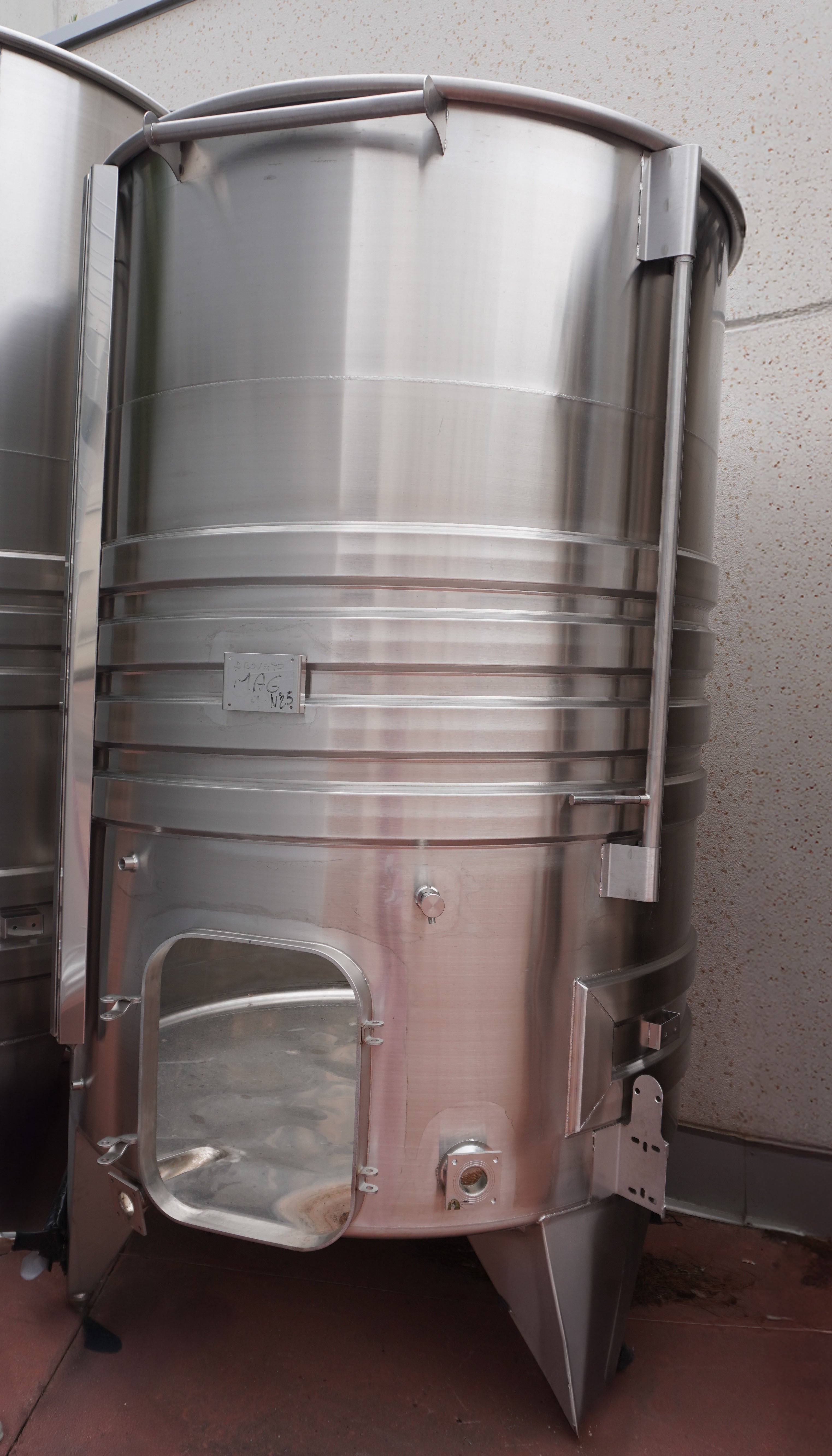 SERBATOIO INOX SEMPREPIENO AD ARIA FONDO PIANO INCLINATO 3000 LT - OUTLET25