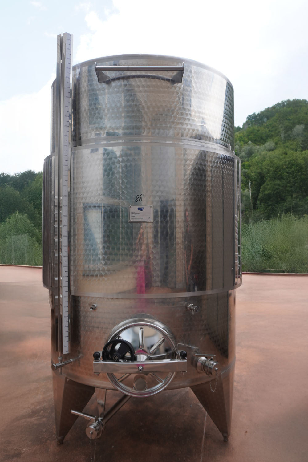 STAINLESS STEEL STORAGE TANK WITH CONICAL BOTTOM 3400 LT - OUTLET88