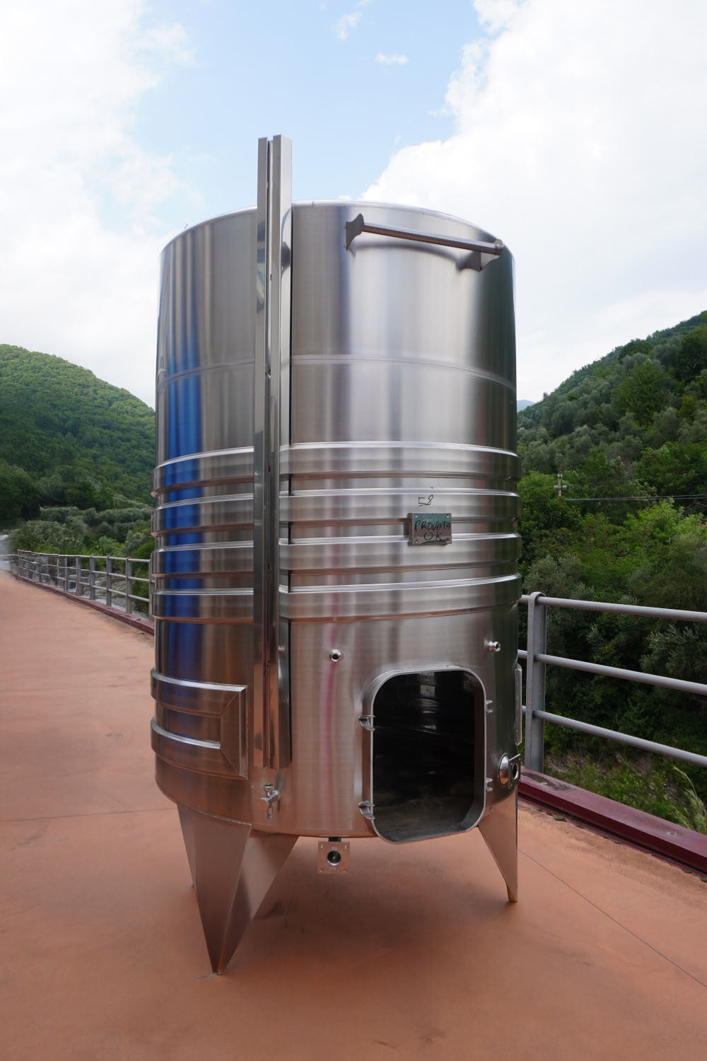 SERBATOIO INOX STOCCAGGIO FONDO PIANO INCLINATO 3400 LT - OUTLET58