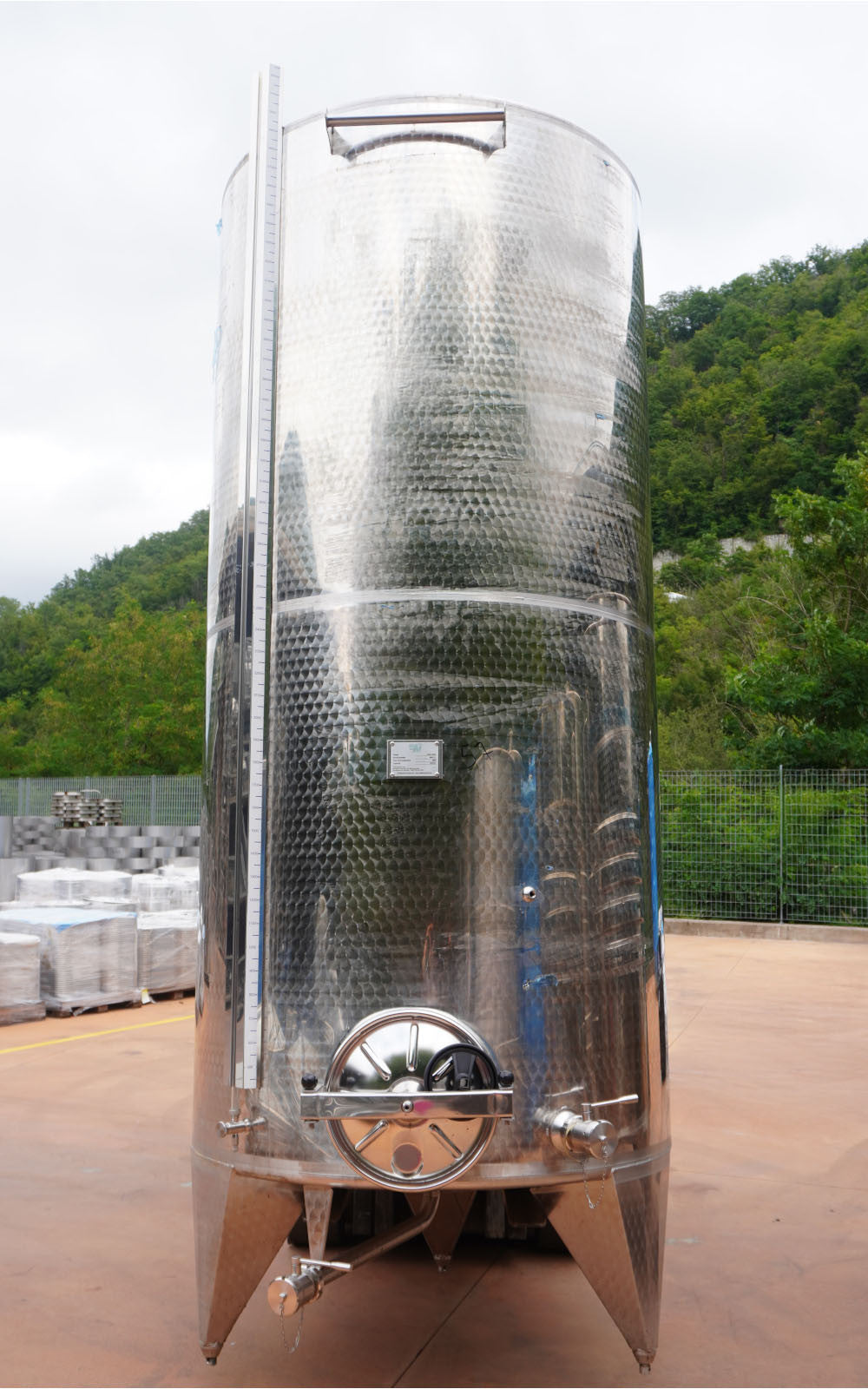 STAINLESS STEEL STORAGE TANK CONICAL BOTTOM 5000 LT - OUTLET57