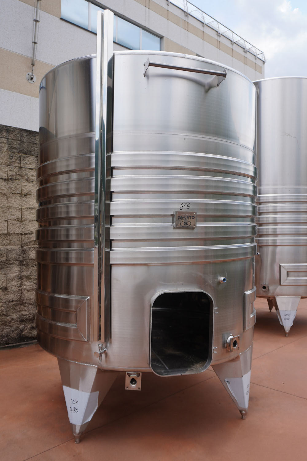 EDELSTAHL-TANK LAGERUNG FLACHER NEIGUNG 5500 LT - OUTLET83