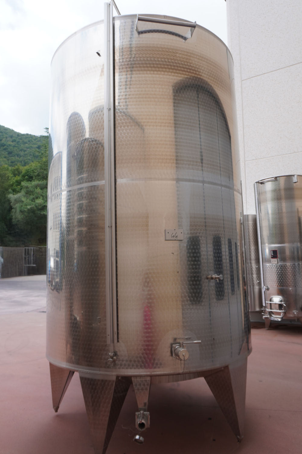 STAINLESS STEEL CONICAL BOTTOM STORAGE TANK 10000 LT - OUTLET44