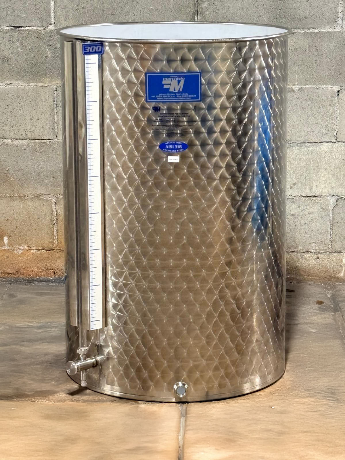 AISI 316 STAINLESS STEEL AIR TANK ALWAYS FULL FLAT BOTTOM 300 LT - OUTLET101