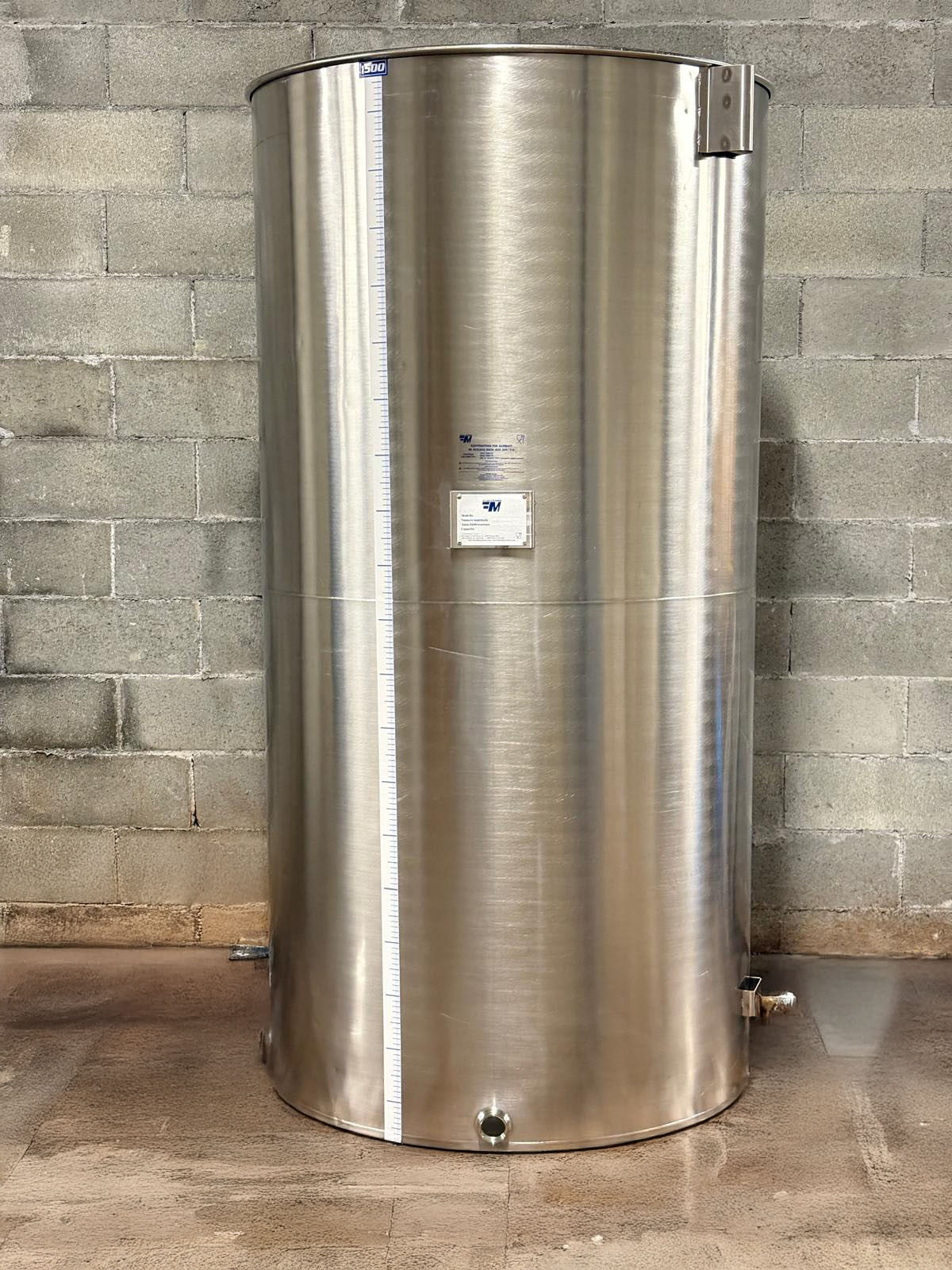 STAINLESS STEEL AIR-FILLED STORAGE TANK FLAT BOTTOM 1500 LT - OUTLET107