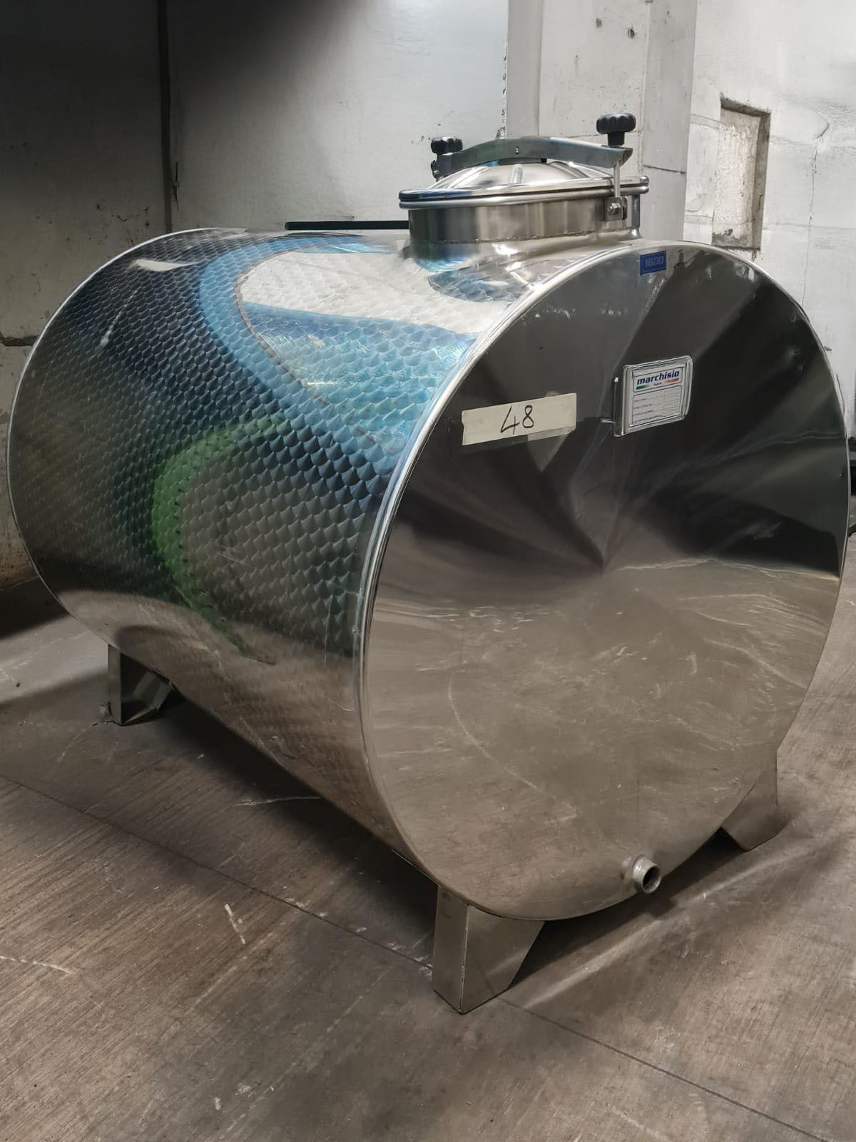 STAINLESS STEEL HORIZONTAL TANK LT 1600 - OUTLET48